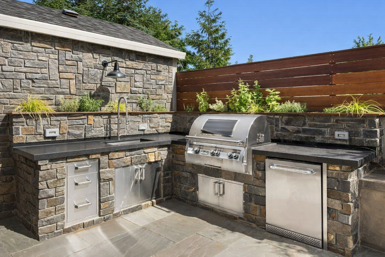 Outdoor Kitchen Masonry in Bryan, TX